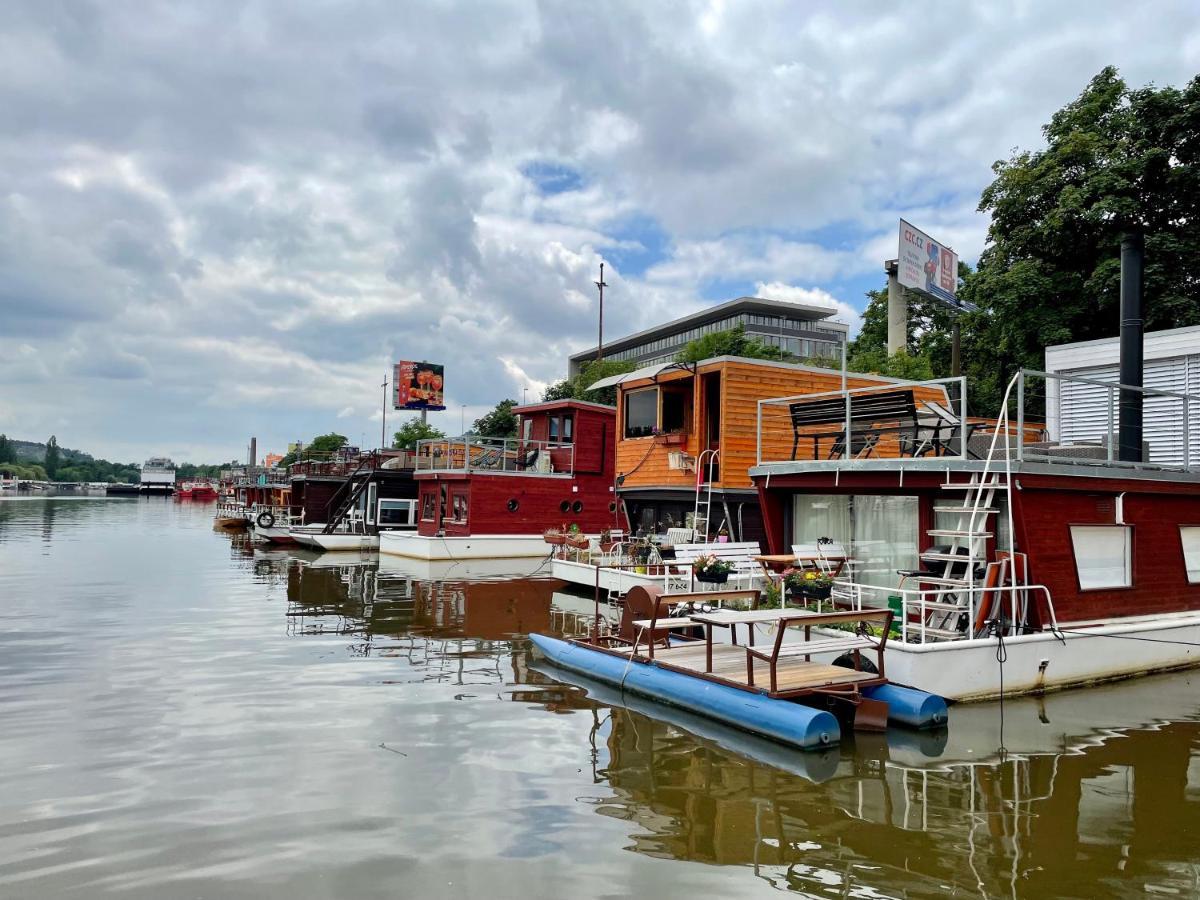 Houseboat Ginger Praga