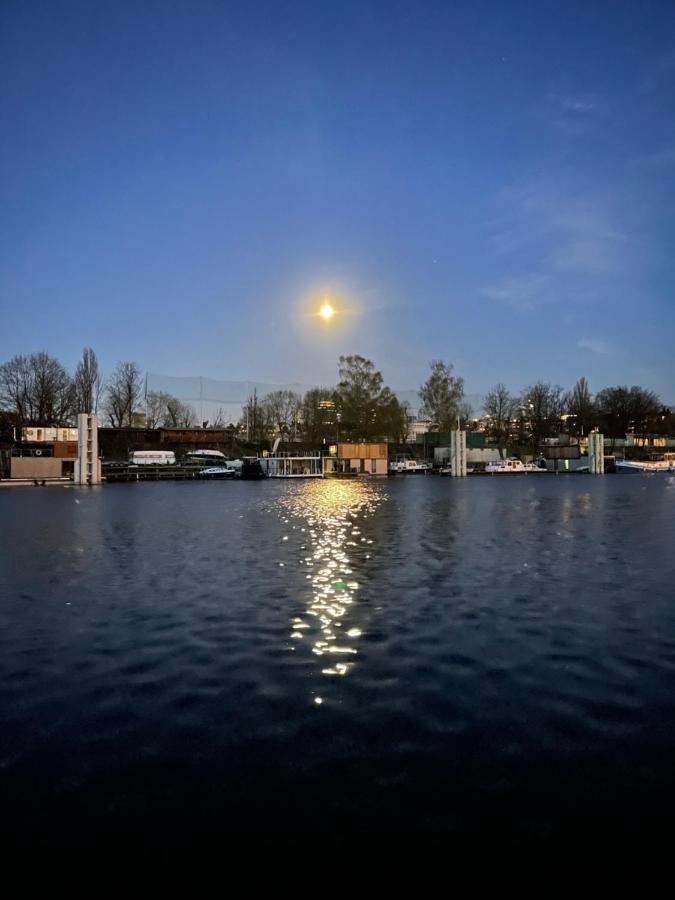 Hotel na wodzie Houseboat Ginger Praga