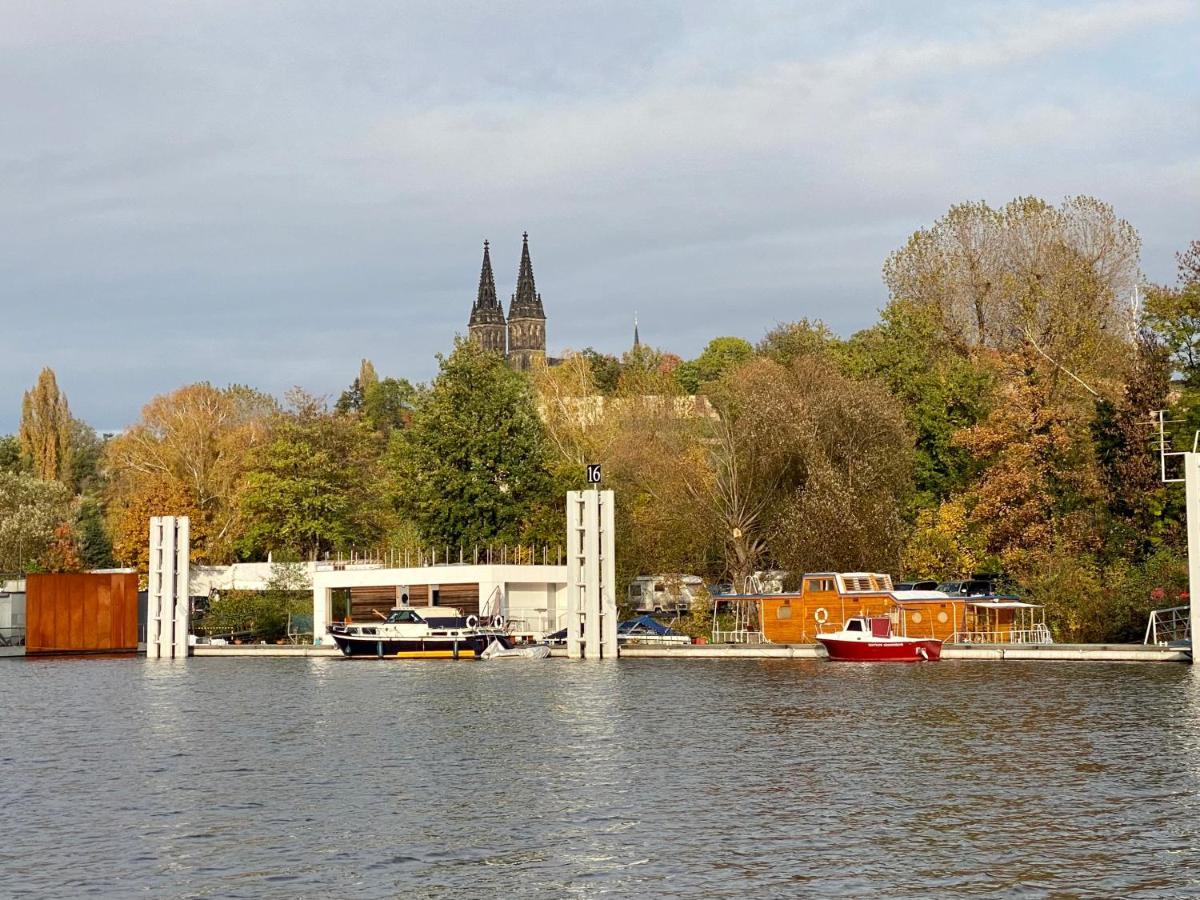 Houseboat Ginger Hotel na wodzie Praga